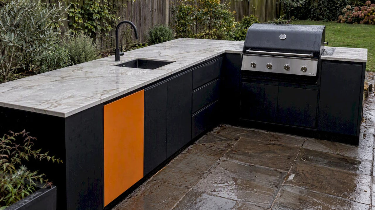 Porcelain worktop in a British outdoor kitchen